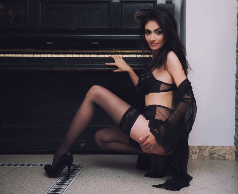 The Mysterious Webcam Woman Jennasexxy