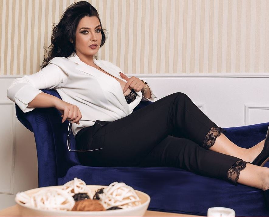 Mature, Experienced, Sexually Wild Real Woman - LouiseKay